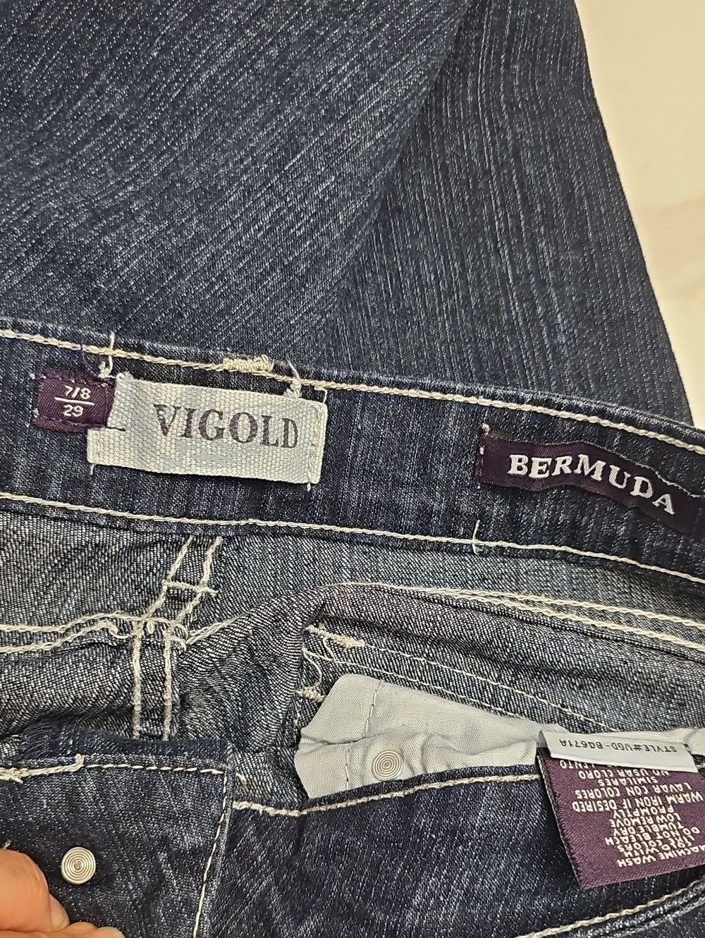 Vigold Dark Wash Distressed Denim Bermuda Shorts. Excellent Pre-Loved Condition. - Picture 3 of 6